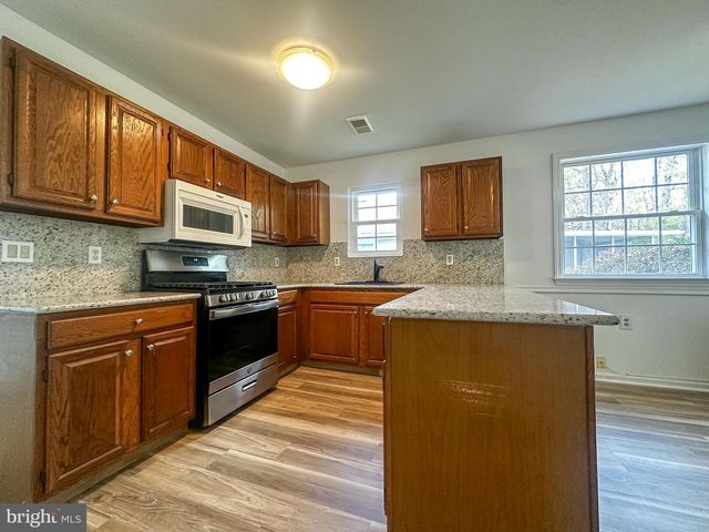 108 PINE OAK BLVD, Barnegat, NJ 08005