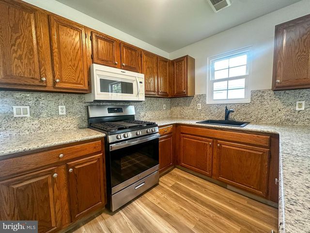 108 PINE OAK BLVD, Barnegat, NJ 08005