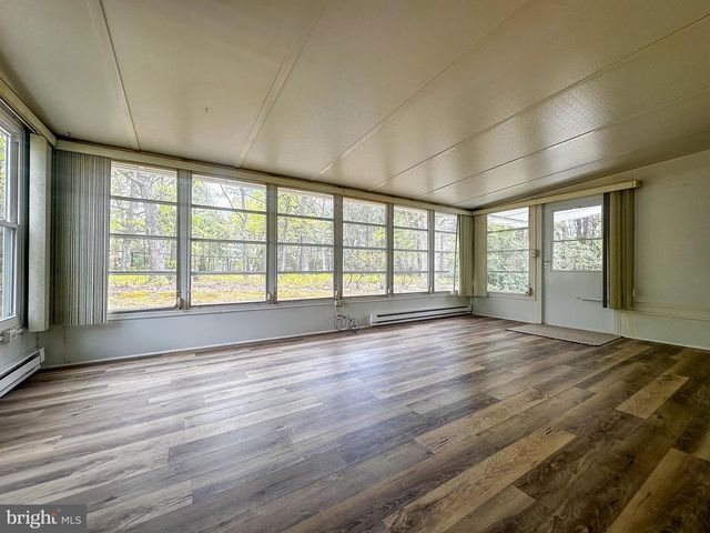 108 PINE OAK BLVD, Barnegat, NJ 08005