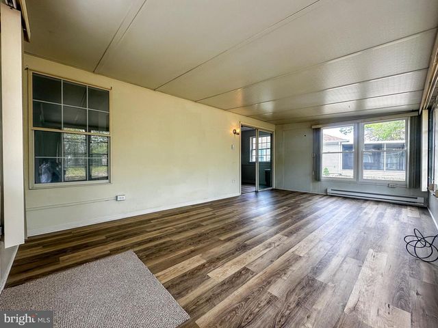 108 PINE OAK BLVD, Barnegat, NJ 08005