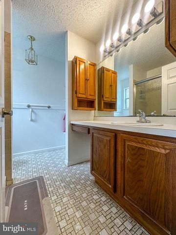108 PINE OAK BLVD, Barnegat, NJ 08005