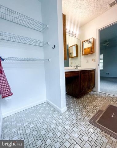 108 PINE OAK BLVD, Barnegat, NJ 08005
