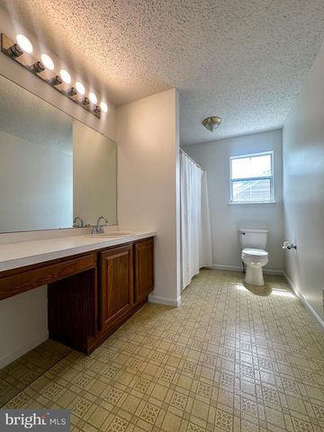 108 PINE OAK BLVD, Barnegat, NJ 08005