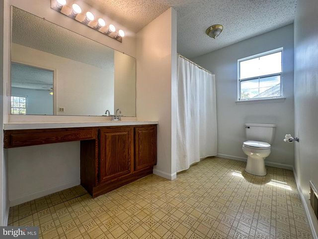 108 PINE OAK BLVD, Barnegat, NJ 08005