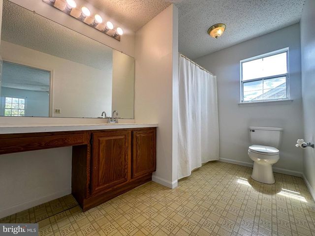108 PINE OAK BLVD, Barnegat, NJ 08005