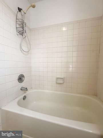 108 PINE OAK BLVD, Barnegat, NJ 08005