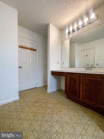 108 PINE OAK BLVD, Barnegat, NJ 08005
