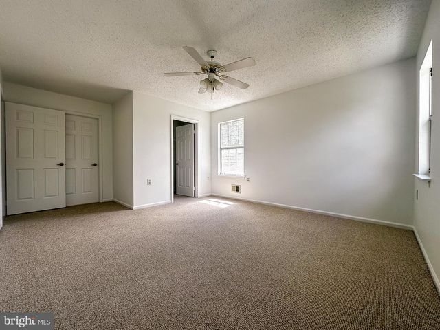 108 PINE OAK BLVD, Barnegat, NJ 08005