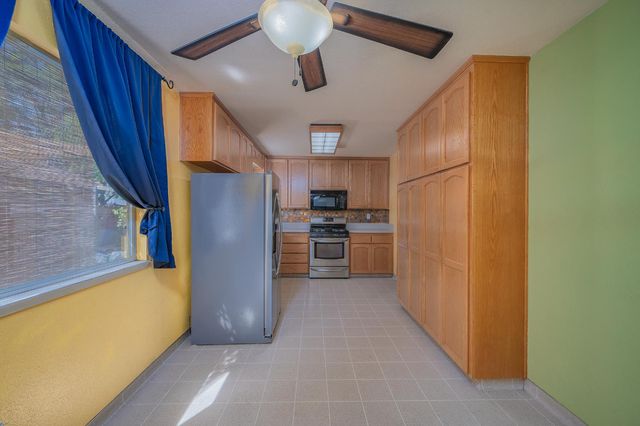 2201 Presidio Ave, Modesto, CA 95355