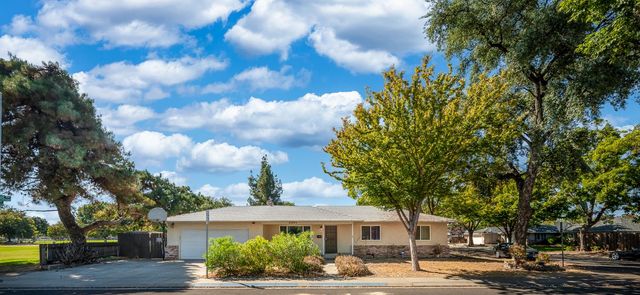 2201 Presidio Ave, Modesto, CA 95355