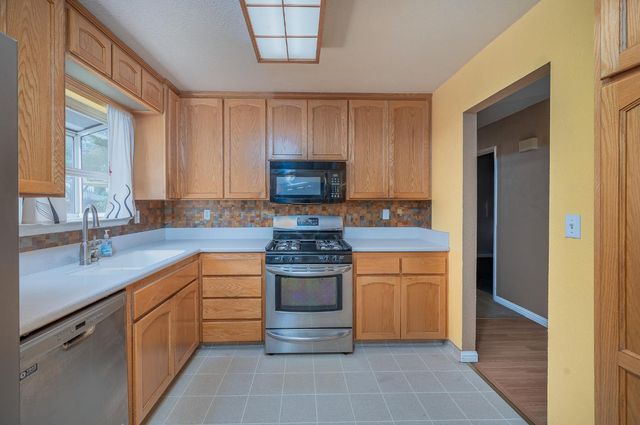 2201 Presidio Ave, Modesto, CA 95355