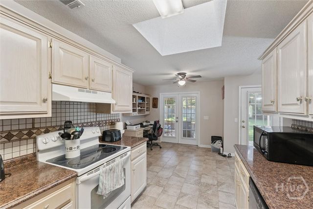 520 Wellington Way, Hinesville, GA 31313