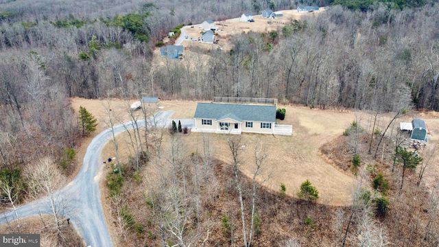 886 PALE MAGNOLIA DR, Gerrardstown, WV 25420
