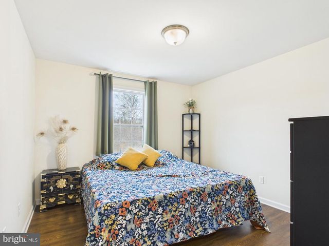 886 PALE MAGNOLIA DR, Gerrardstown, WV 25420