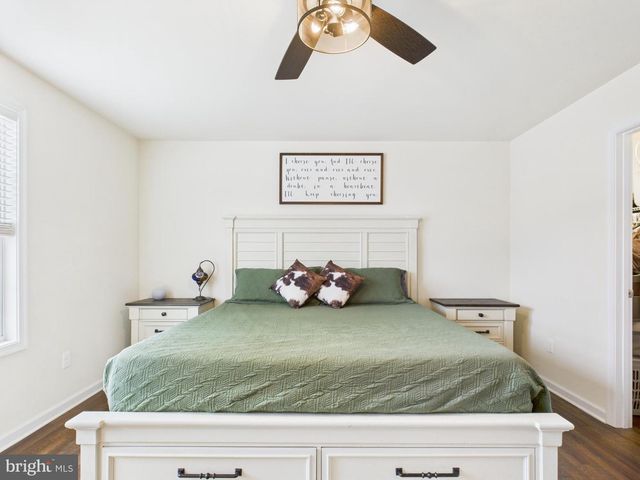 886 PALE MAGNOLIA DR, Gerrardstown, WV 25420