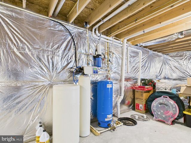 886 PALE MAGNOLIA DR, Gerrardstown, WV 25420