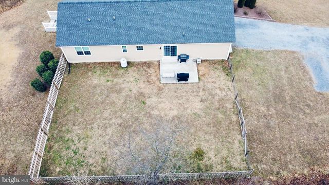 886 PALE MAGNOLIA DR, Gerrardstown, WV 25420