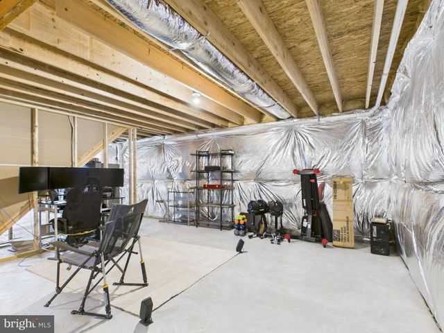 886 PALE MAGNOLIA DR, Gerrardstown, WV 25420