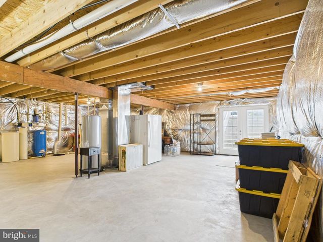 886 PALE MAGNOLIA DR, Gerrardstown, WV 25420