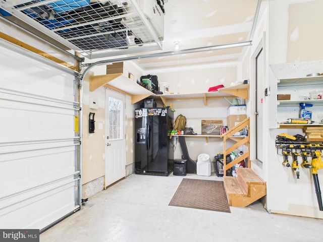 886 PALE MAGNOLIA DR, Gerrardstown, WV 25420