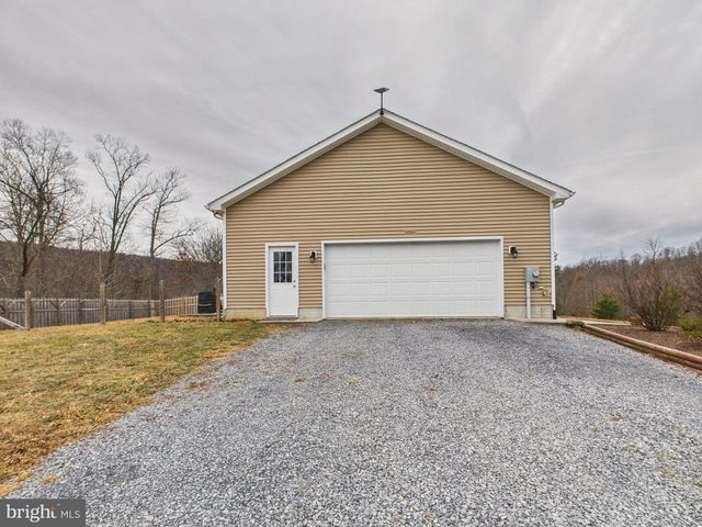 886 PALE MAGNOLIA DR, Gerrardstown, WV 25420