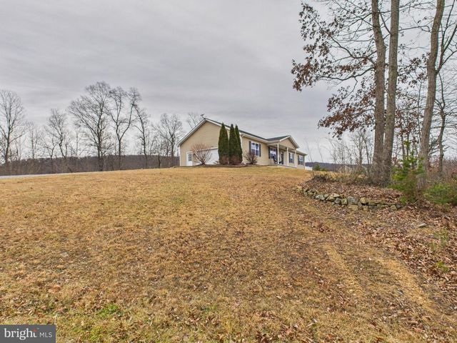 886 PALE MAGNOLIA DR, Gerrardstown, WV 25420