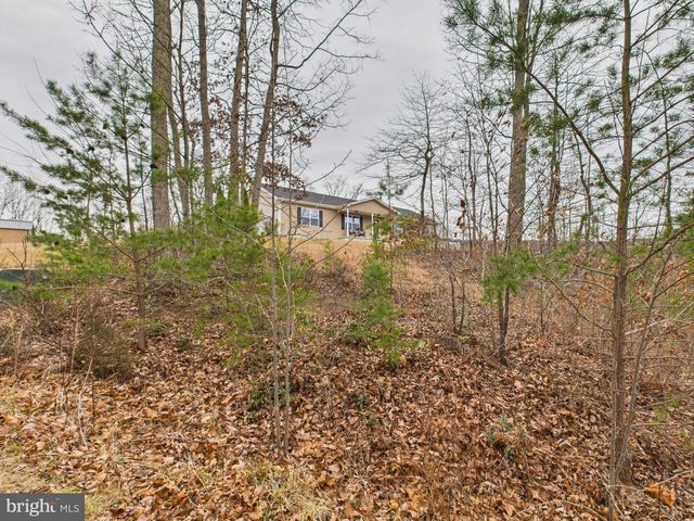 886 PALE MAGNOLIA DR, Gerrardstown, WV 25420