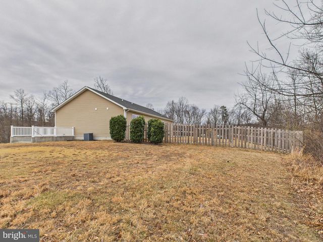 886 PALE MAGNOLIA DR, Gerrardstown, WV 25420