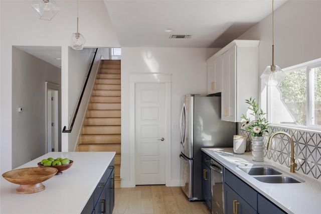 1205 McKinley Ave, Austin, TX 78702