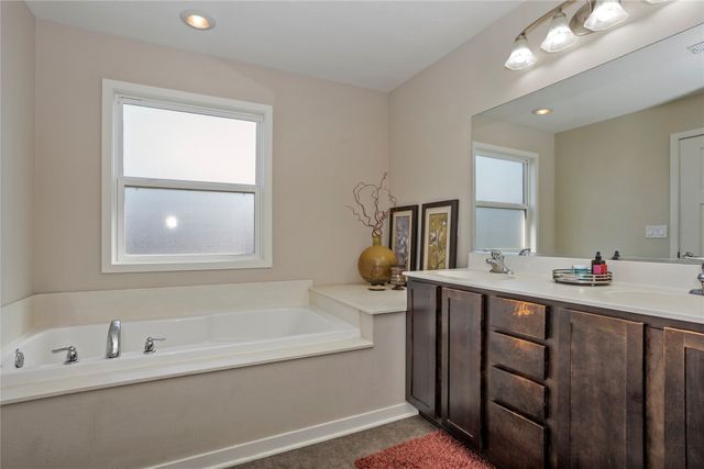 7876 Beechtree Lane, West Des Moines, IA 50266