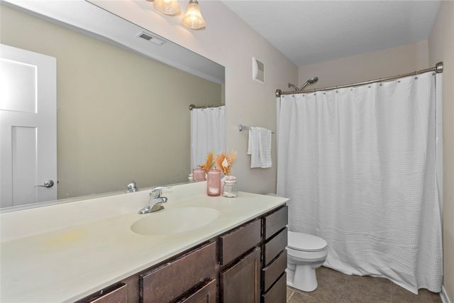 7876 Beechtree Lane, West Des Moines, IA 50266