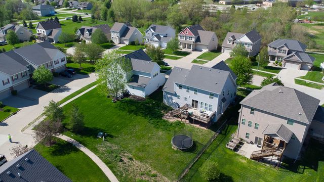 7876 Beechtree Lane, West Des Moines, IA 50266