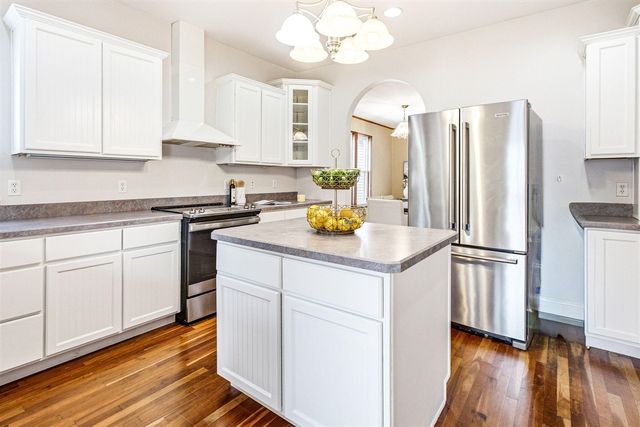 1013 State Street, Saint Joseph, MI 49085