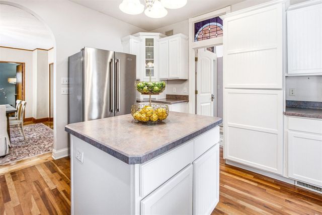 1013 State Street, Saint Joseph, MI 49085
