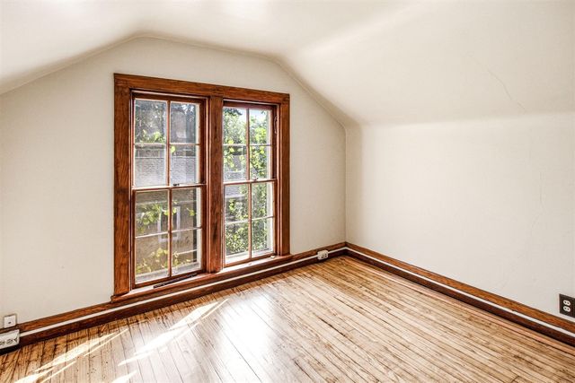1013 State Street, Saint Joseph, MI 49085