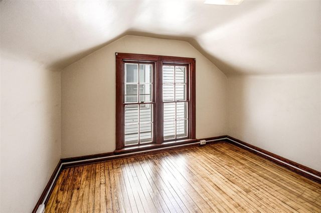 1013 State Street, Saint Joseph, MI 49085