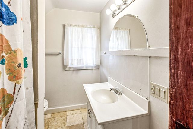 1013 State Street, Saint Joseph, MI 49085