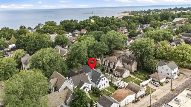 1013 State Street, Saint Joseph, MI 49085
