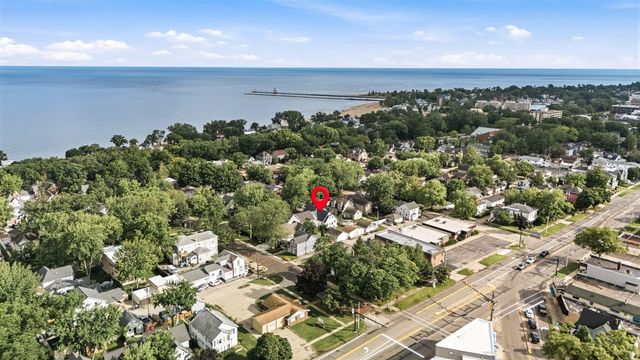 1013 State Street, Saint Joseph, MI 49085