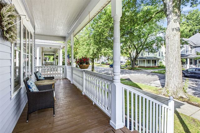 1013 State Street, Saint Joseph, MI 49085