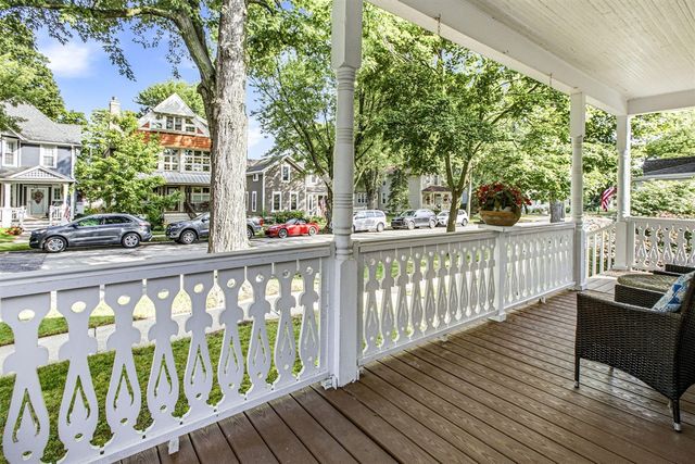1013 State Street, Saint Joseph, MI 49085