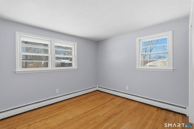 10 Fairlawn Avenue, East Hampton, CT 06424