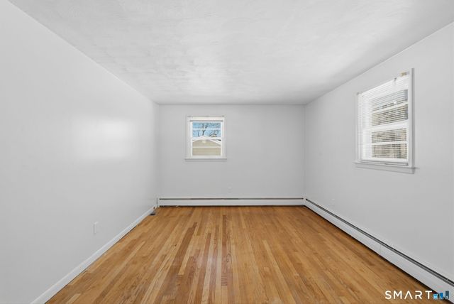 10 Fairlawn Avenue, East Hampton, CT 06424