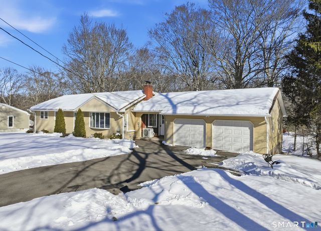 10 Fairlawn Avenue, East Hampton, CT 06424