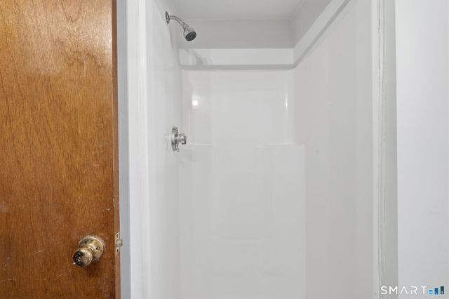 10 Fairlawn Avenue, East Hampton, CT 06424