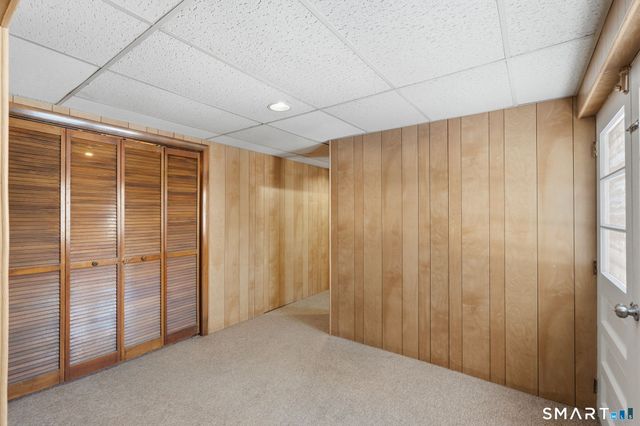 10 Fairlawn Avenue, East Hampton, CT 06424