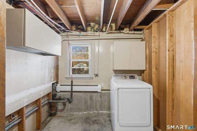 10 Fairlawn Avenue, East Hampton, CT 06424