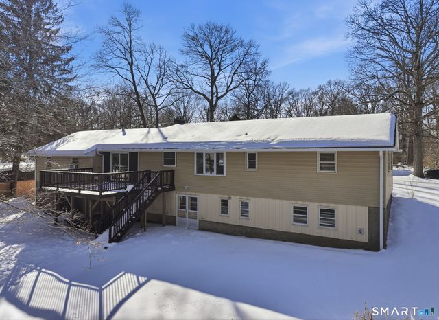 10 Fairlawn Avenue, East Hampton, CT 06424