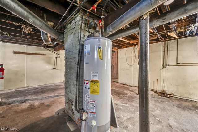 3425 W 88th Street, Cleveland, OH 44102