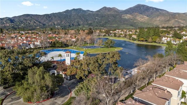 27 Feldspar Way, Rancho Santa Margarita, CA 92688